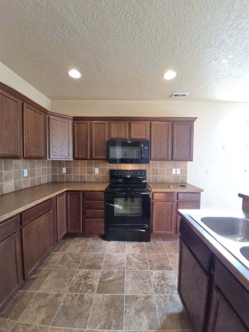 6308 Ochoco Lane, Pasco, WA 99301 - House for Rent - Image 4