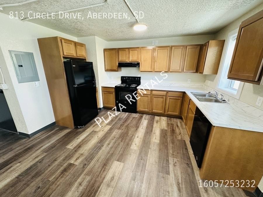 Apartment for rent at 1020 N 2nd St #9, Aberdeen, SD 57401