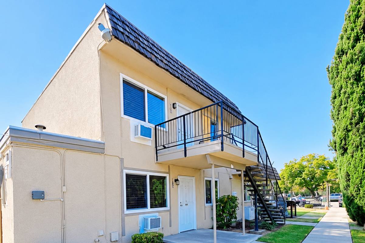 Apartment for rent at 931 S Archie Ave, Fresno, CA 93702
