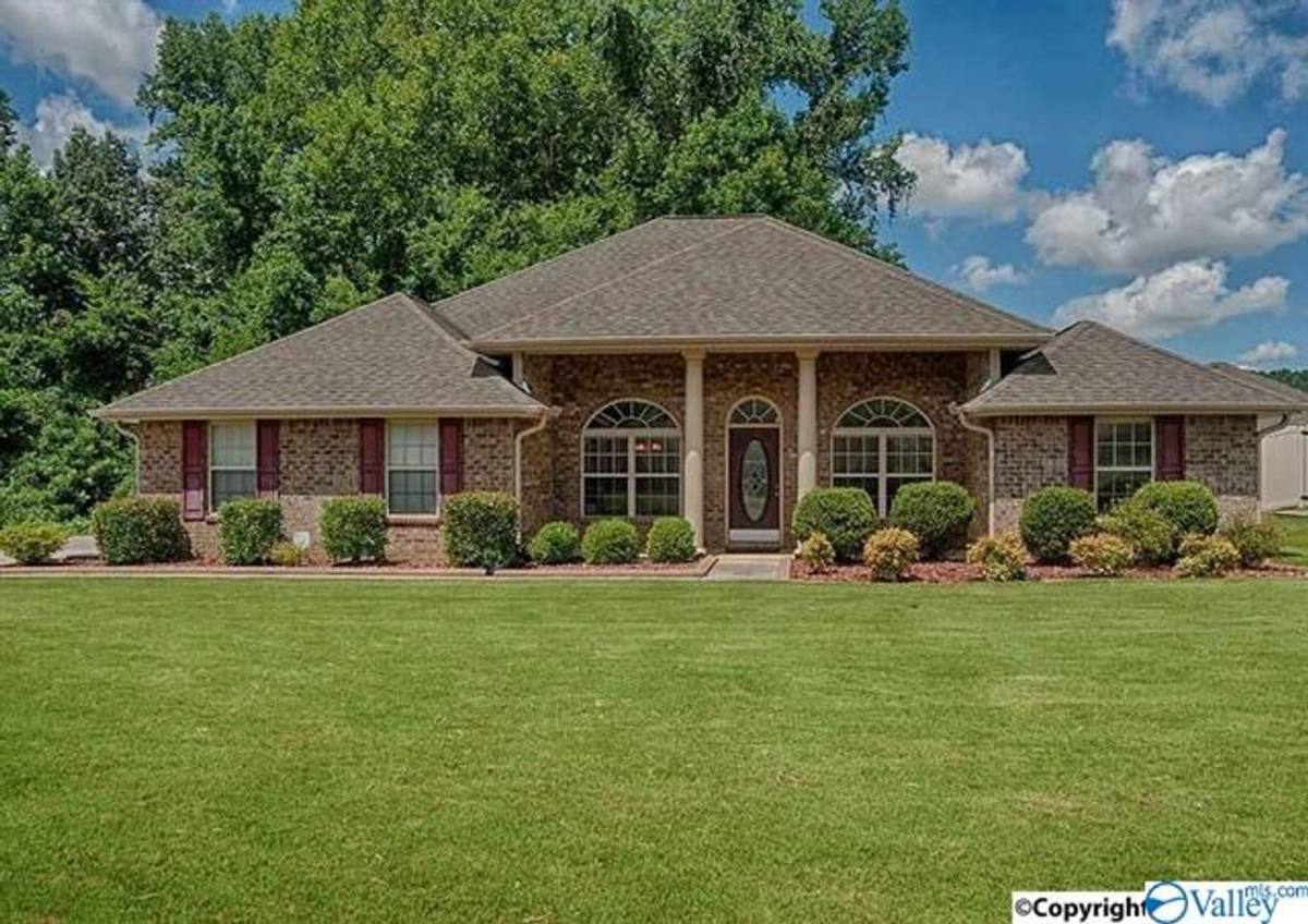 House for rent at 102 Slack Water, Huntsville, AL 35824
