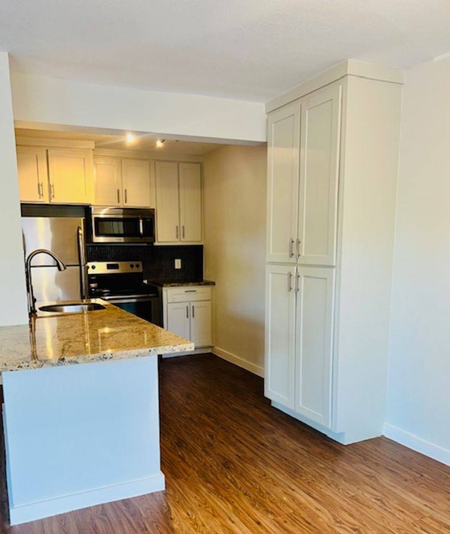 Apartment for rent at 2008 Colquitt St, Houston, TX 77098