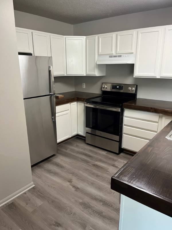 1304 Warren St, Mankato, MN 56001 - Townhouse for Rent - Image 1