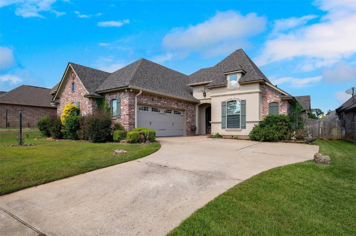 House for rent at 1013 Green Wood Circle, Haughton, LA 71037