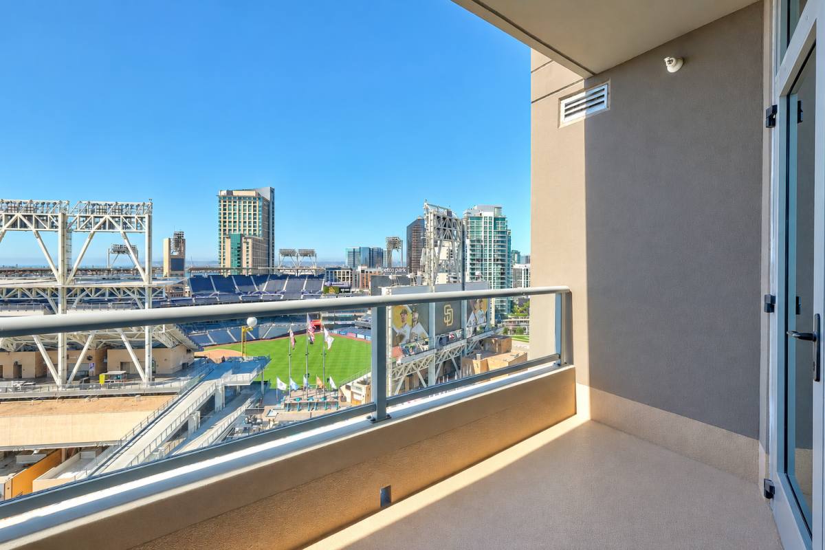Apartment for rent at 253 10th Ave #1305, San Diego, CA 92101