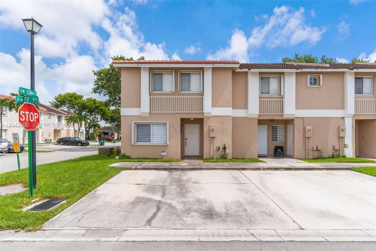 Townhouse for rent at 13931 SW 177th St, Miami, FL 33177