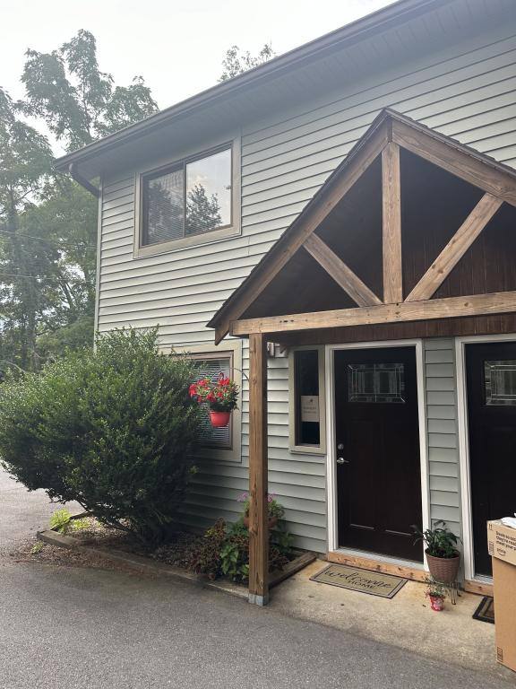 Townhouse for rent at 20 N College St #4, Weaverville, NC 28787