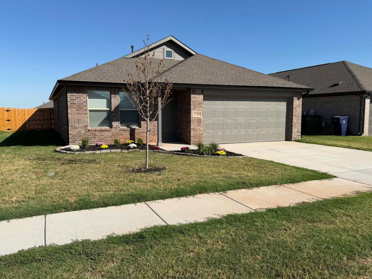 House for rent at 3720 Los Cabos Dr, Mustang, OK 73064