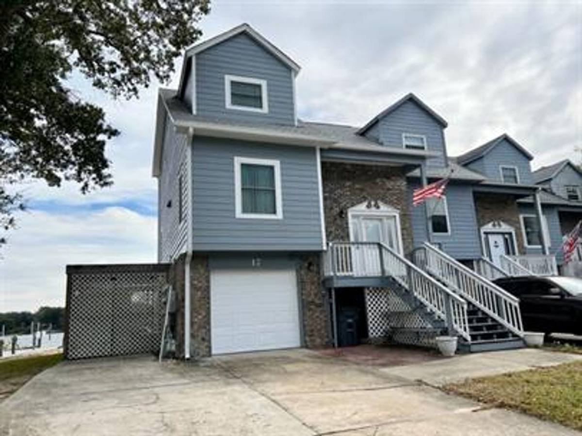 Townhouse for rent at 17 Bayshore Point, Valparaiso, FL 32580