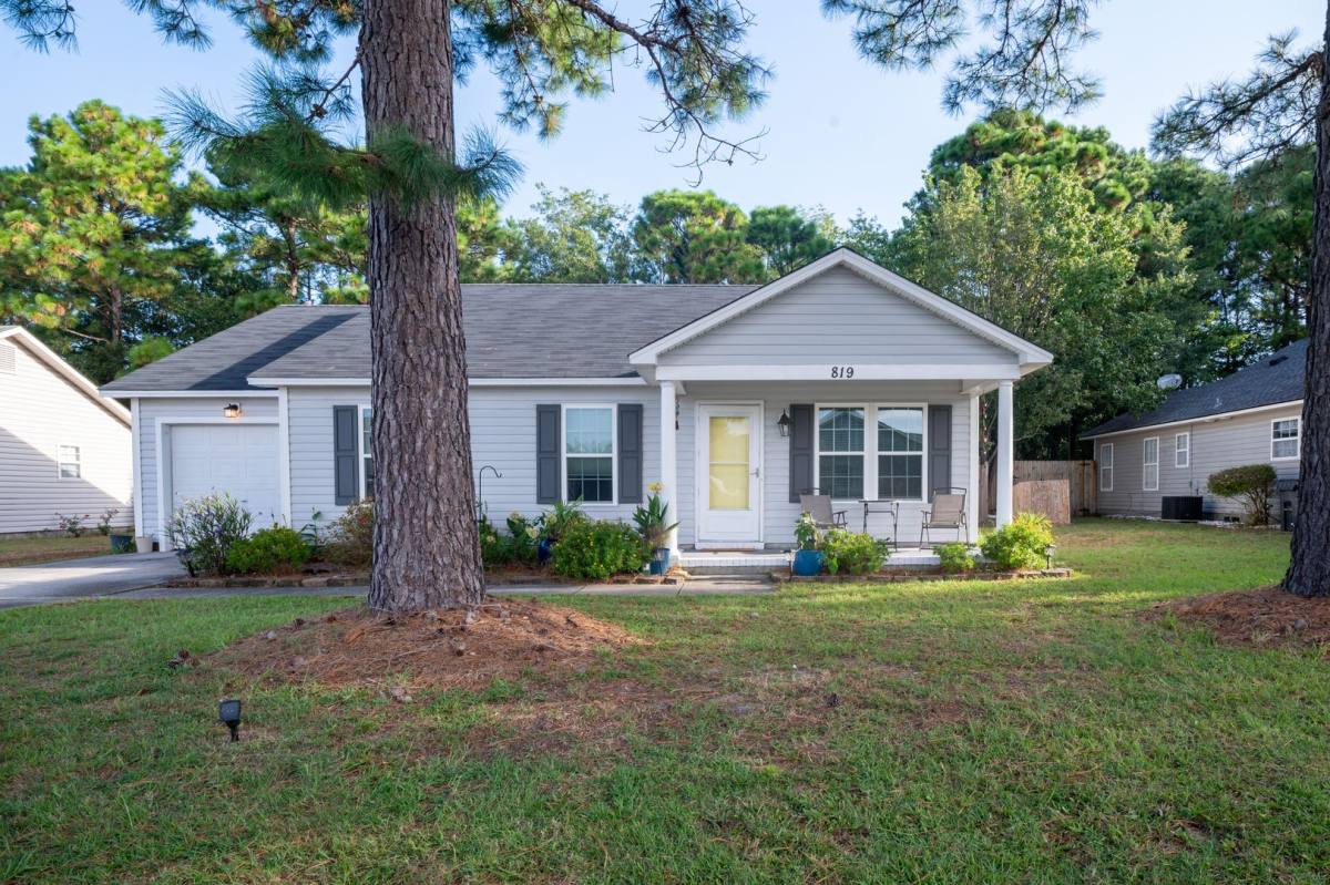 House for rent at 819 Brewster Lane, Wilmington, NC 28412