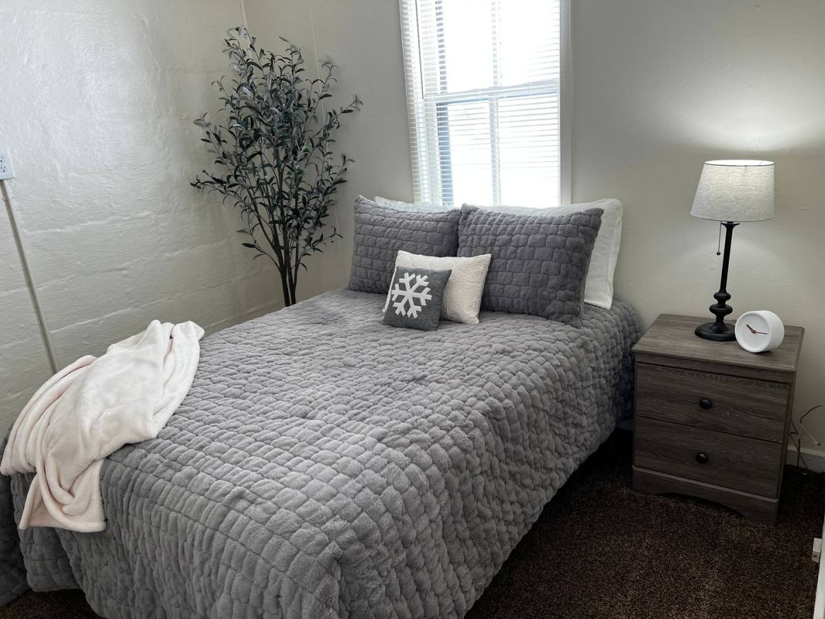 1028 W 5th St, Cheyenne, WY 82007 - Apartment for Rent - Image 1