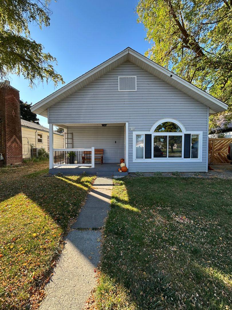 218 E Collins, Goldendale, WA 98620 - House for Rent