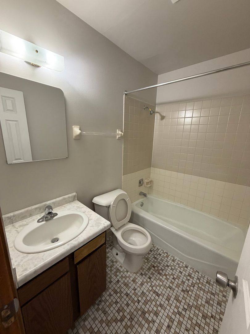 Apartment for rent at Chester Estates, 1463 - 1537 6th Ave SE, Rochester, MN 55904