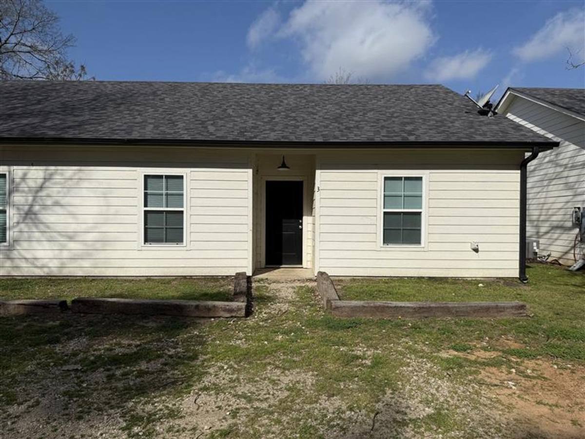 Townhouse for rent at 108 Wade St #4, Arp, TX 75750