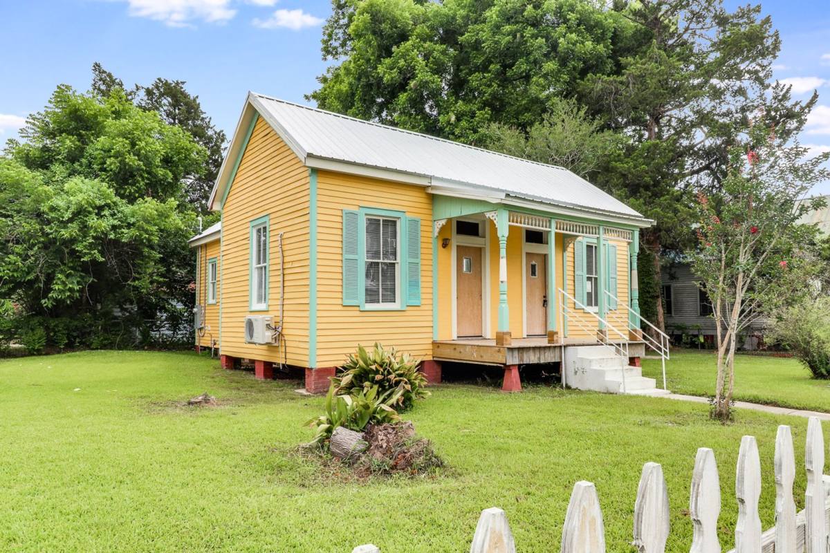 405 Congress St, Opelousas, LA 70570 - House for Rent - Image 1