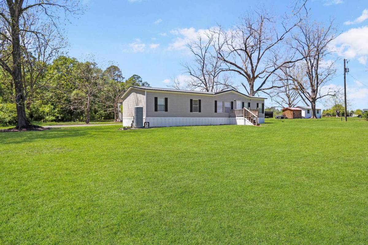 1495 Bear Branch Rd, Jesup, GA 31545 - House for Rent - Image 2