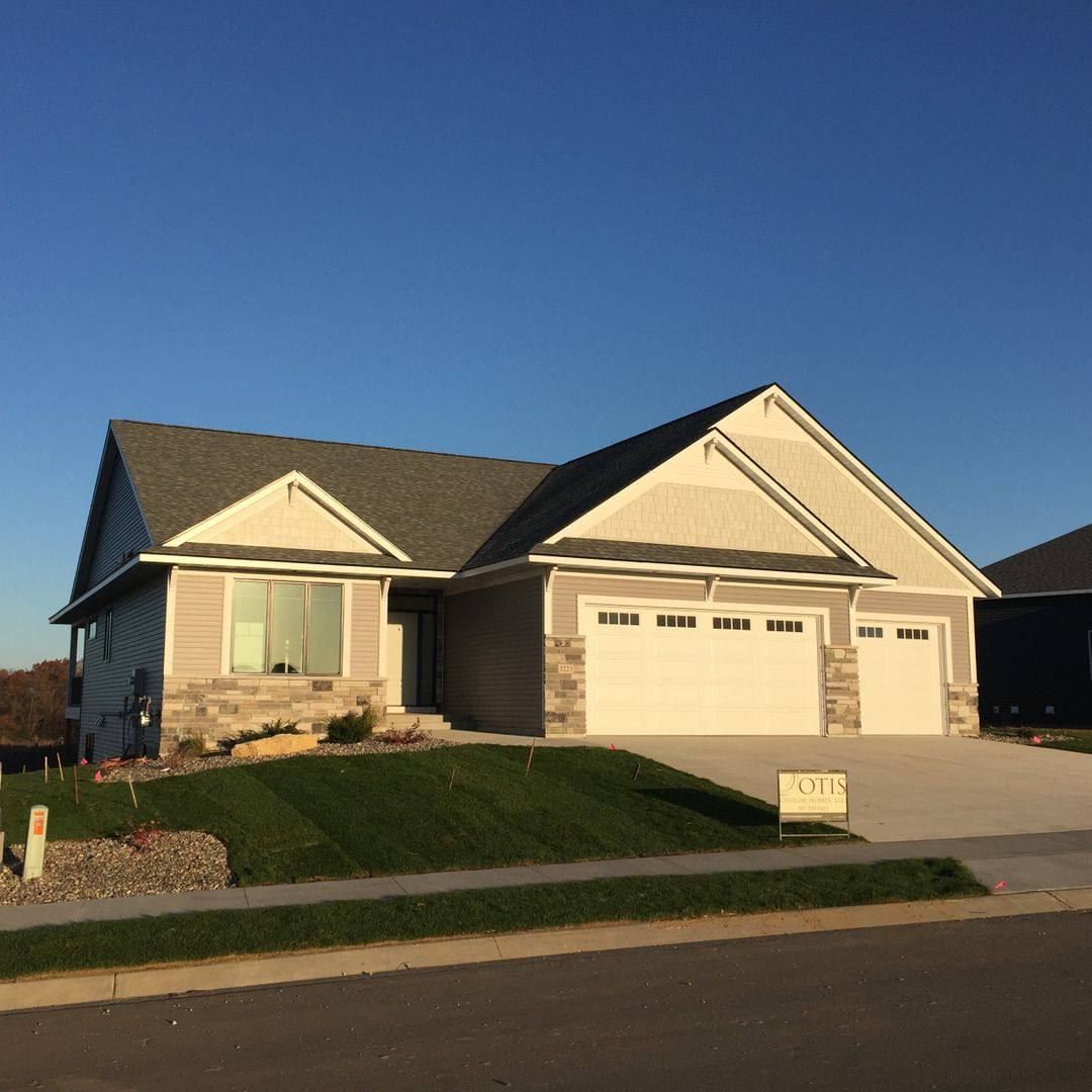 House for rent at 3223 Woodstone Dr SW, Rochester, MN 55902
