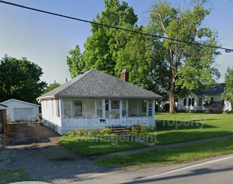 House for rent at 215 Chillicothe Ave, Hillsboro, OH 45133