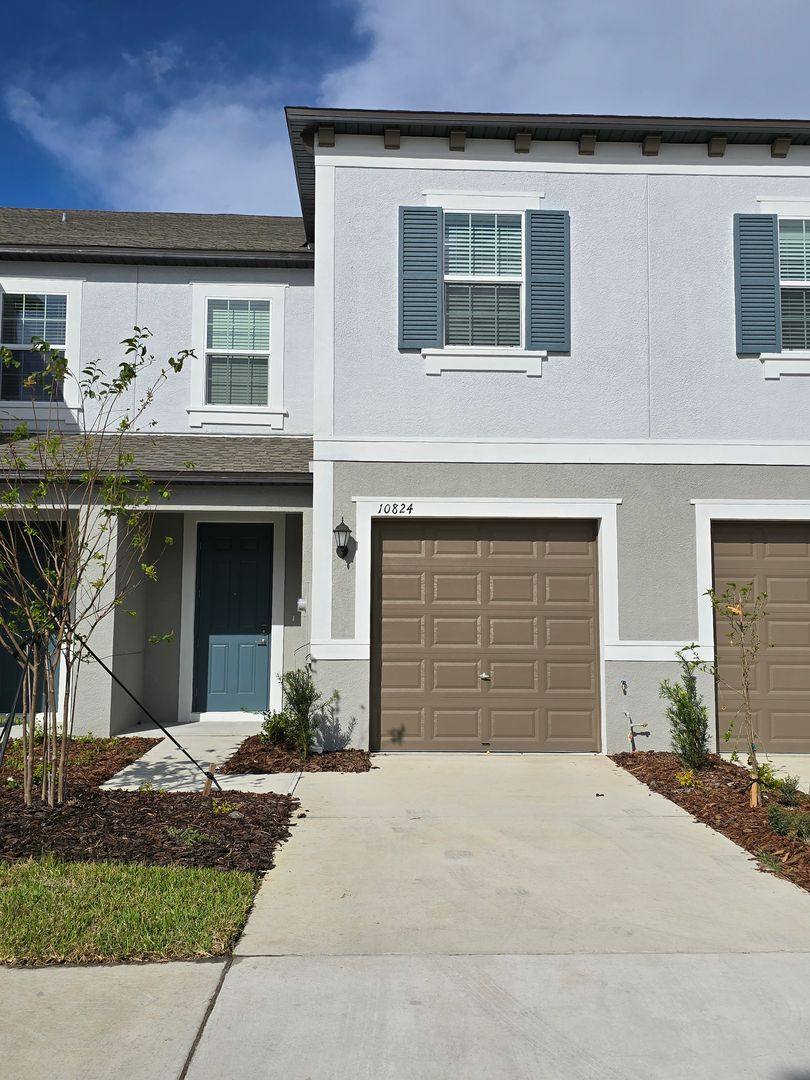 Townhouse for rent at 10824 Fowlers Bluff Court, Tampa, FL 33647