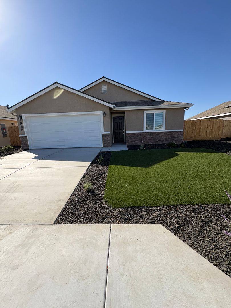 House for rent at 30643 Marigold Rd, Visalia, CA 93291