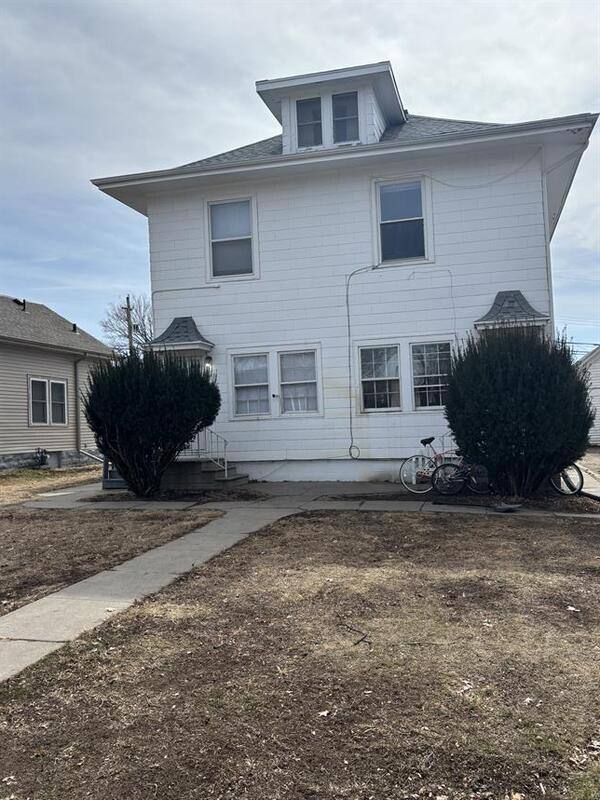 Apartment for rent at 1625 Washington St, Lincoln, NE 68502