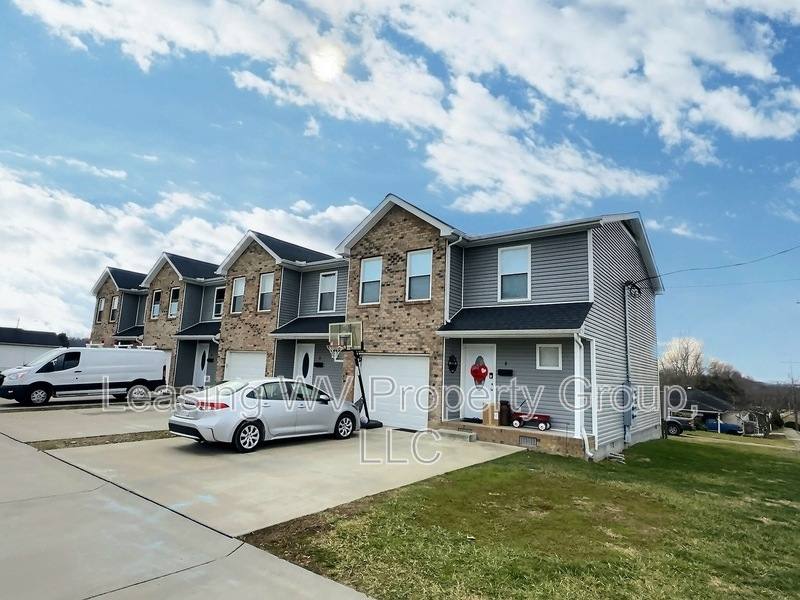18 Madelaine Place, Hurricane, WV 25526 - Townhouse for Rent - Image 1