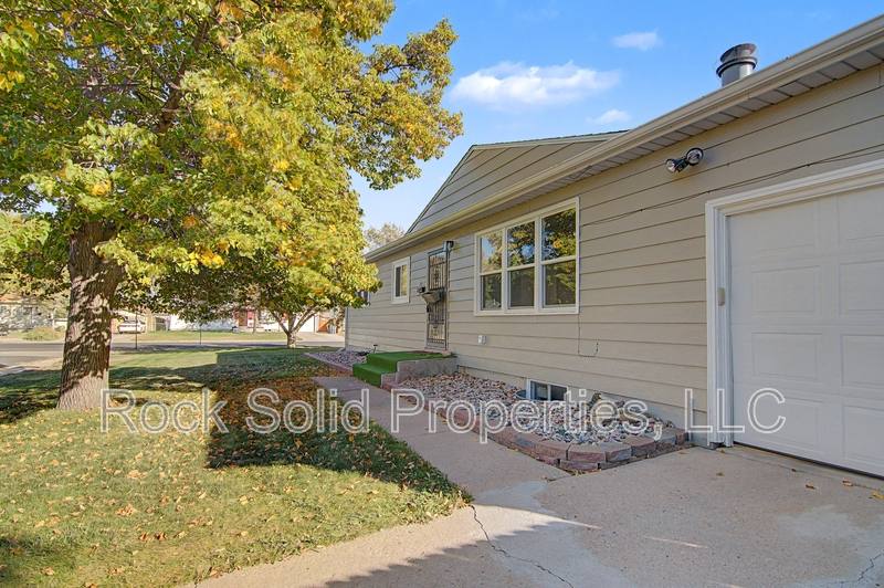 4017 Baldwin Dr, Cheyenne, WY 82001 - House for Rent