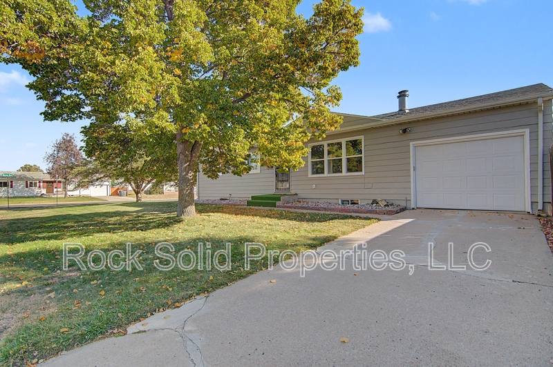 4017 Baldwin Dr, Cheyenne, WY 82001 - House for Rent - Image 2