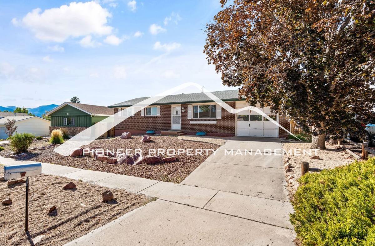 House for rent at 226 Montclair St, Colorado Springs, CO 80910