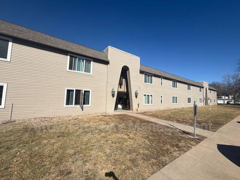 639 E 10-C204, York, NE 68467 - Apartment for Rent - Image 1