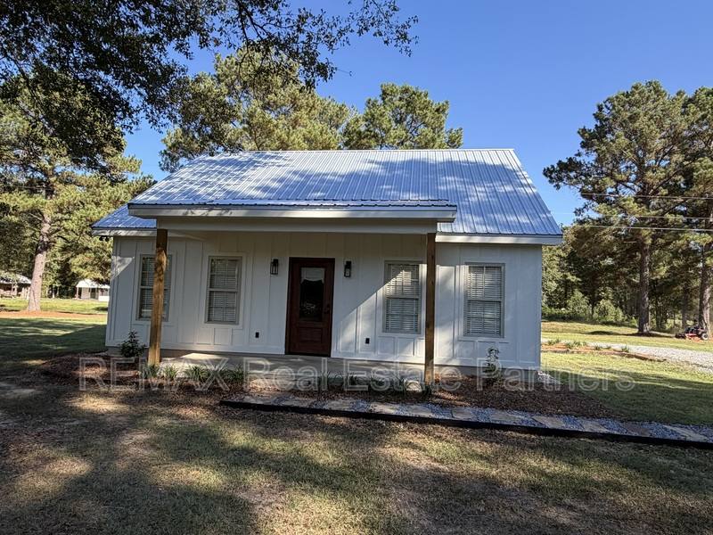 House for rent at 24 Tolar Cut Off, Columbia, MS 39429