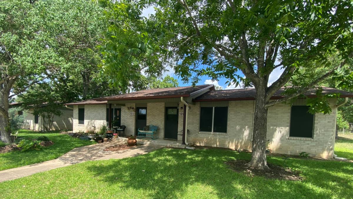 221 Peach St, Luling, TX 78648 - Apartment for Rent - Image 5