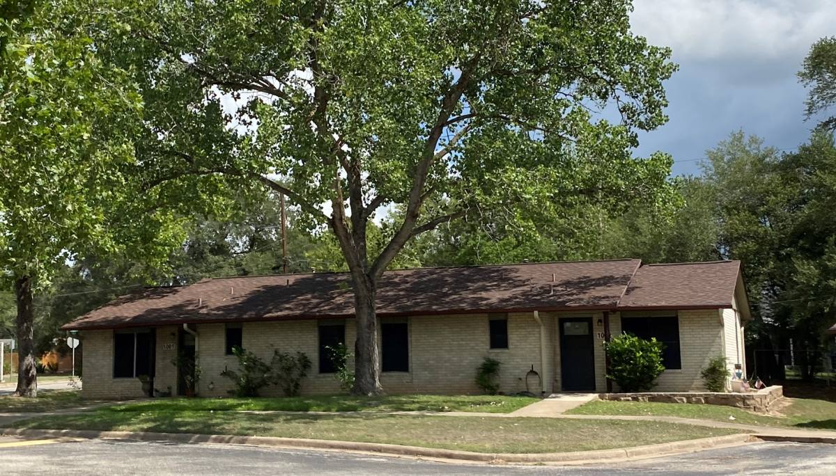 221 Peach St, Luling, TX 78648 - Apartment for Rent - Image 8