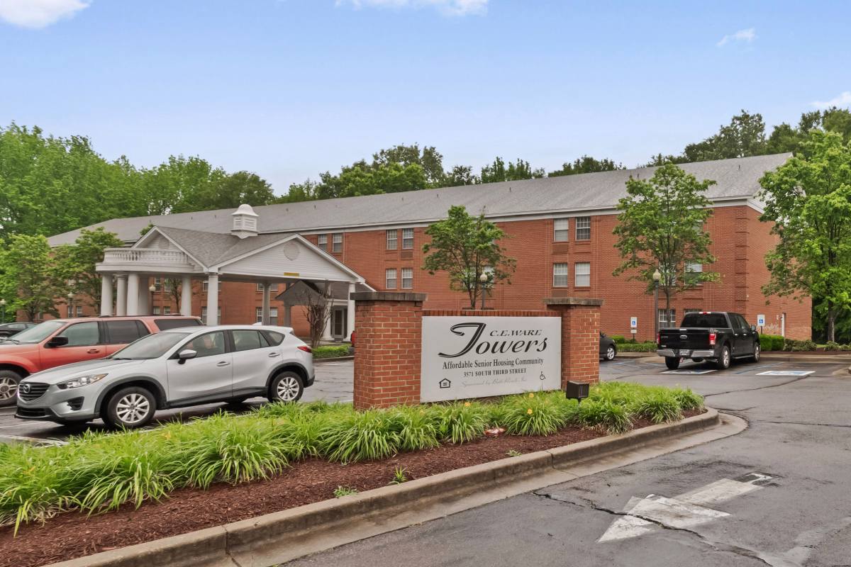 2526 W Madison St, Louisville, KY 40211 - Apartment for Rent - Image 2