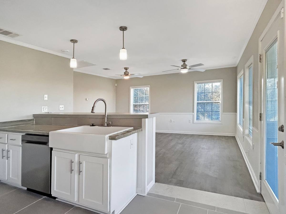 721 Ramblewood Dr #A, Canyon Lake, TX 78133 - House for Rent - Image 2