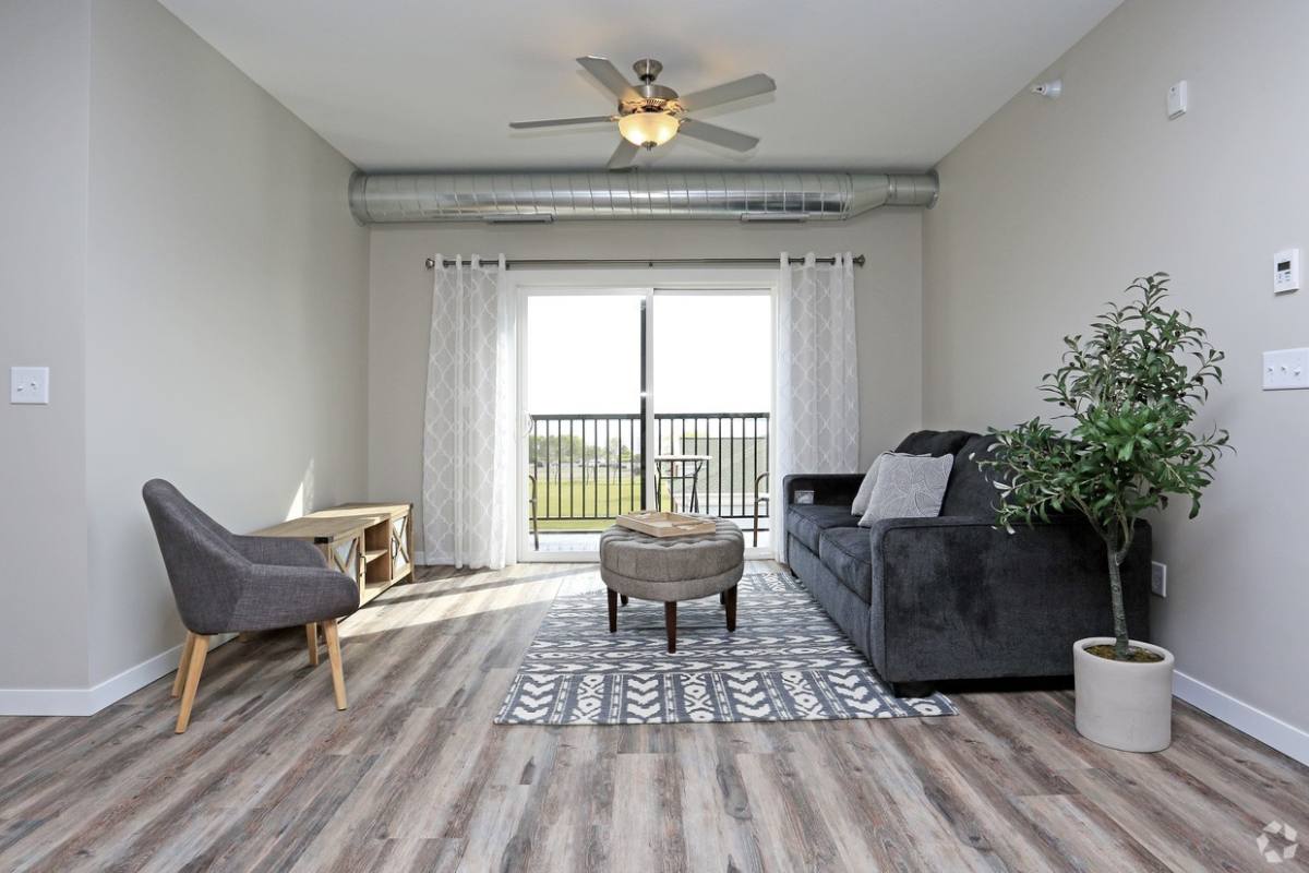 320 F St, Superior, WI 54880 - Apartment for Rent - Image 2