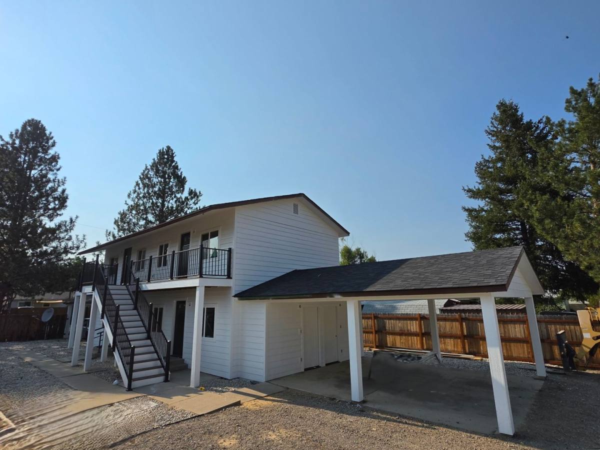 Apartment for rent at 105 S Clifton St, Darby, MT 59829