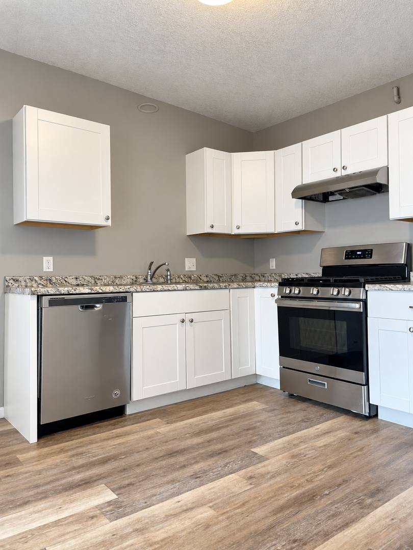 702 S 10th St, Wausau, WI 54403 - Apartment for Rent - Image 3