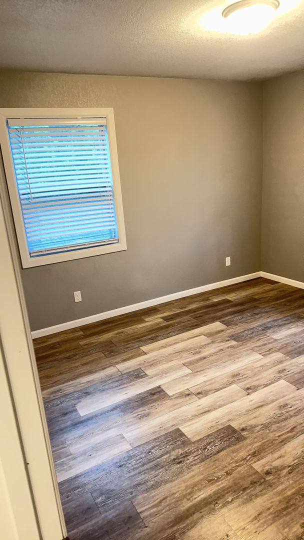 702 S 10th St, Wausau, WI 54403 - Apartment for Rent
