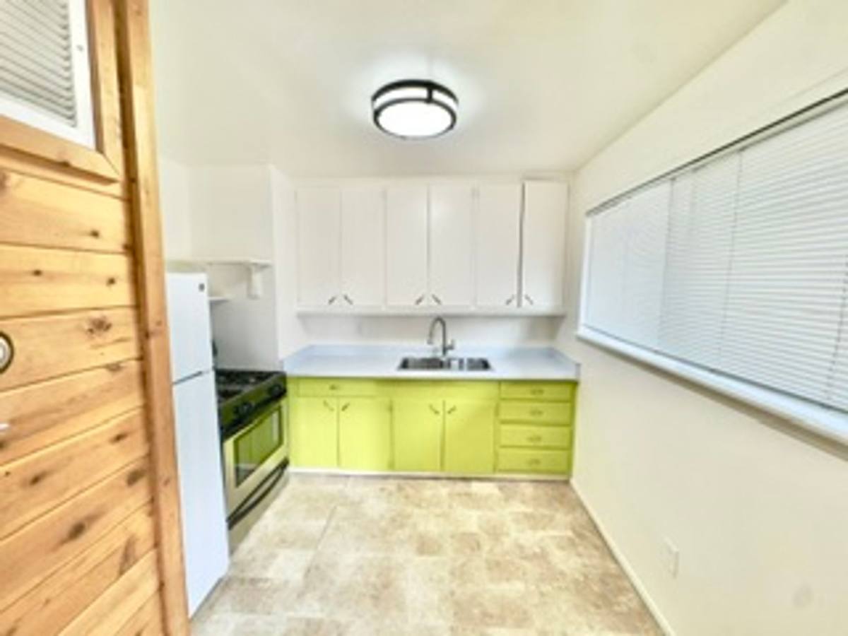 15 E Juniper Ave, Flagstaff, AZ 86001 - Apartment for Rent - Image 2