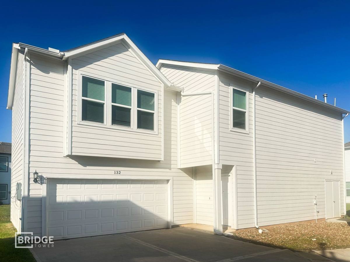 House for rent at 132 Pecan Lane, Lake Jackson, TX 77566