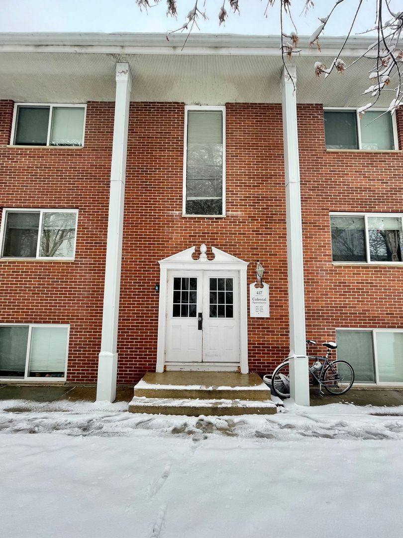 Apartment for rent at Colonial, 417-423 27th St NE, Rochester, MN 55906