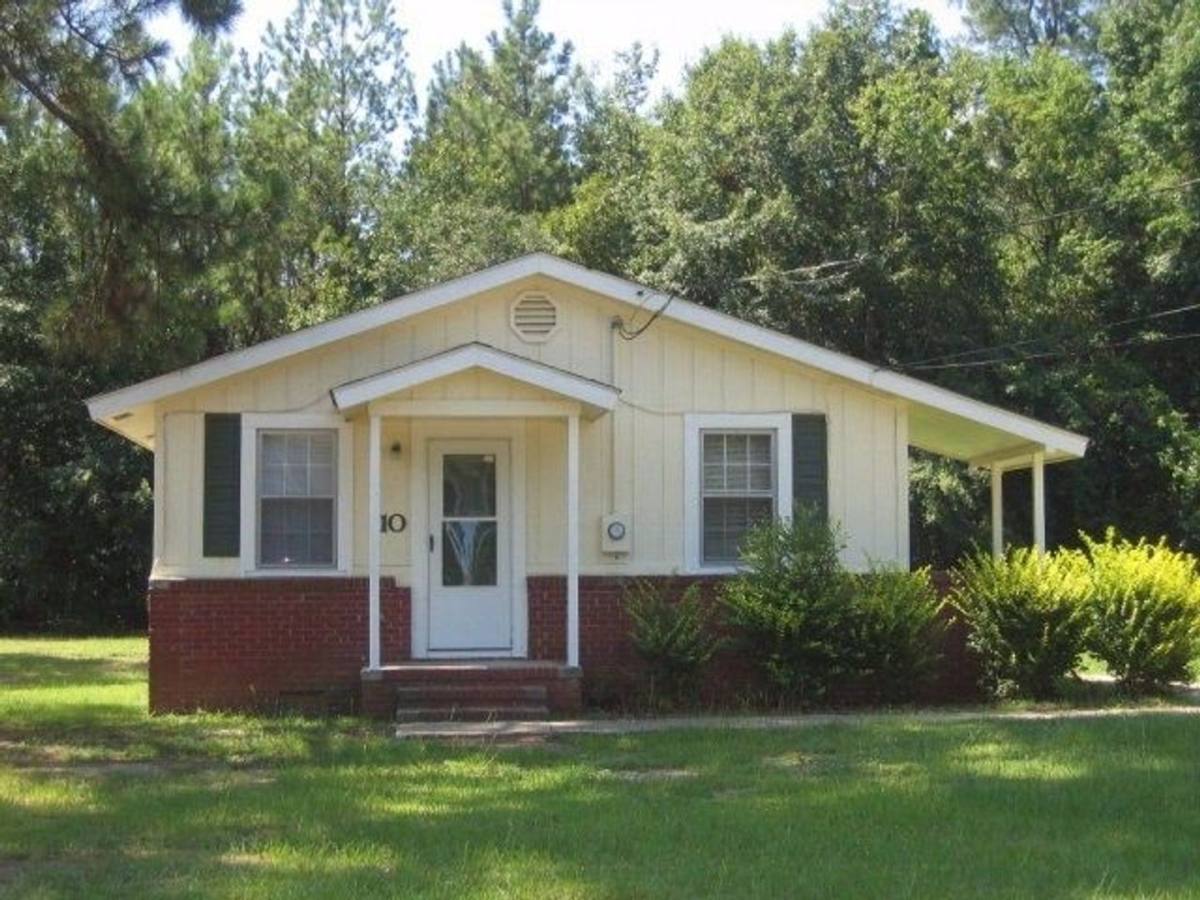 Apartment for rent at 10 Country Squire Court, Sumter, SC 29154
