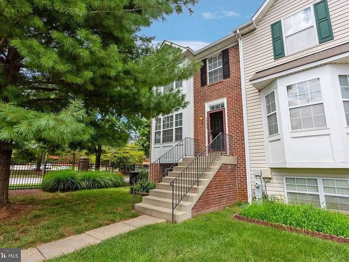 Townhouse for rent at 10400 Vista Gardens Dr, Bowie, MD 20720