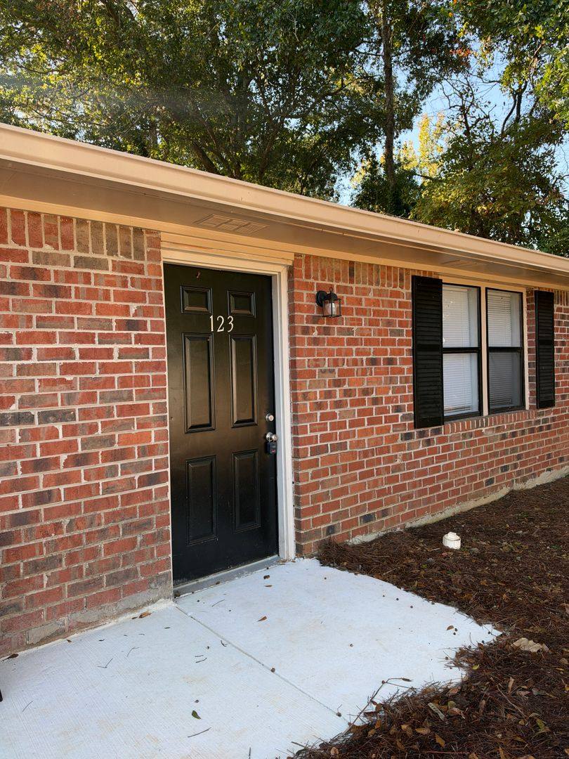 Apartment for rent at 121 Deer Creek Court, Athens, GA 30607
