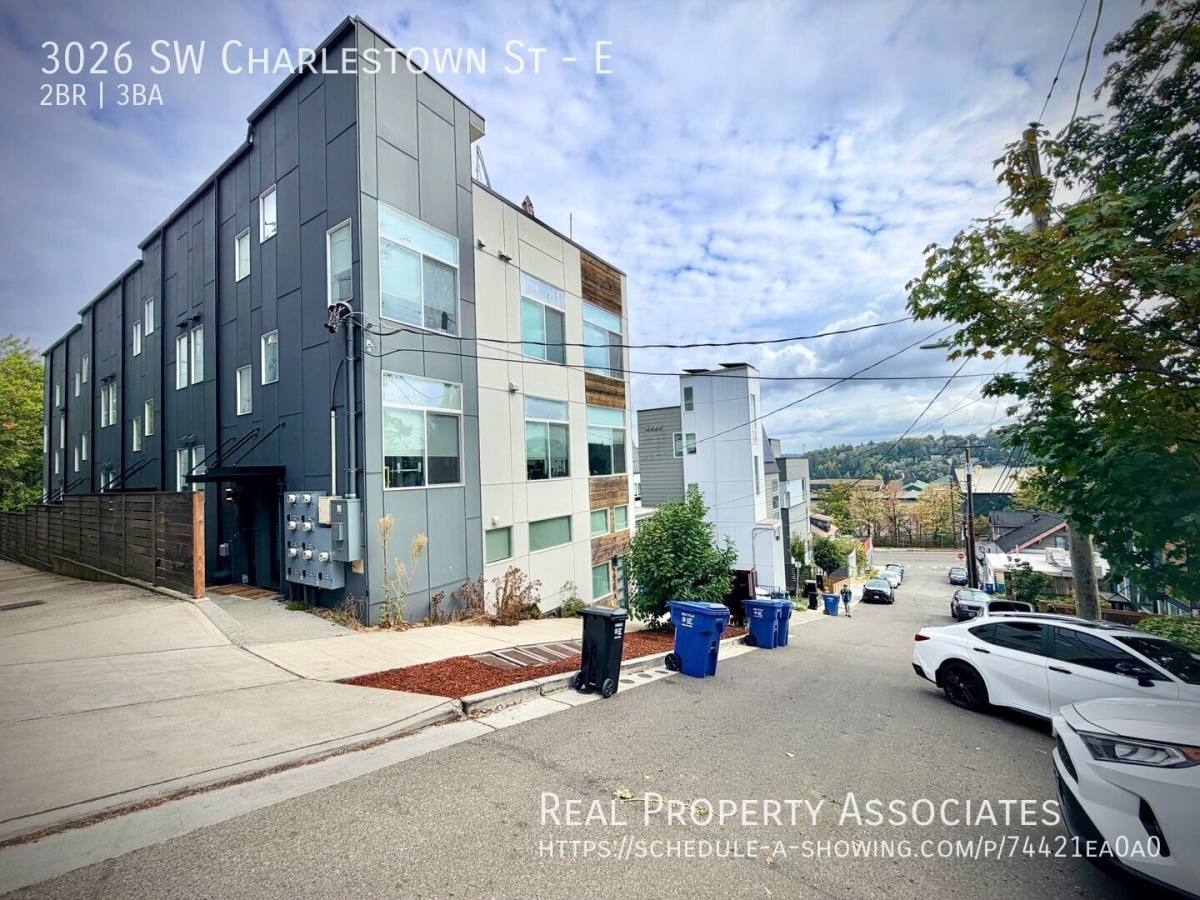 Townhouse for rent at 3026 SW Charlestown St #E, Seattle, WA 98126