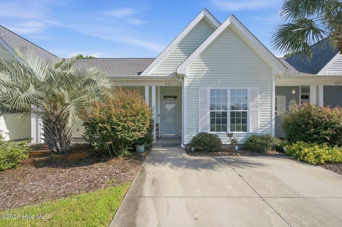 Townhouse for rent at 615 Saint Vincent Dr, Wilmington, NC 28412