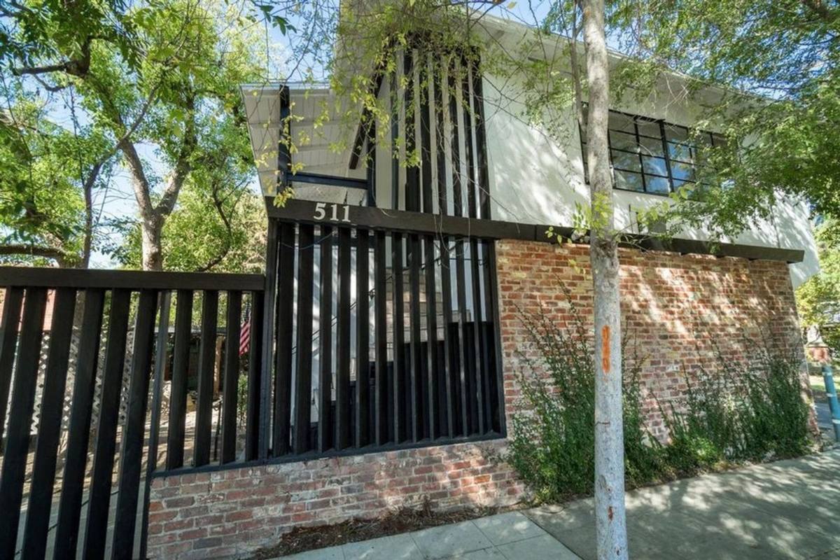 Apartment for rent at 511 N Yosemite Ave, Fresno, CA 93728
