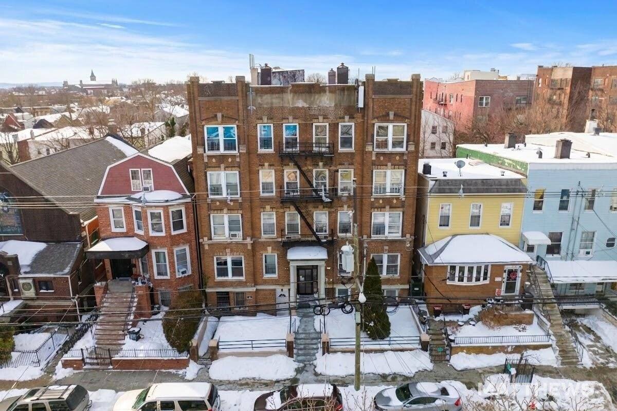 Apartment for rent at 201 Claremont Ave #12, Jersey City, NJ 07305
