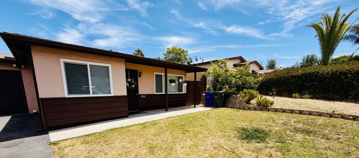Townhouse for rent at 3432 Hollencrest Rd, San Marcos, CA 92069