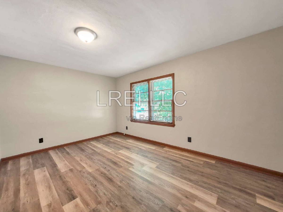 810 W Vine St #5, Radcliff, KY 40160 - Apartment for Rent - Image 4